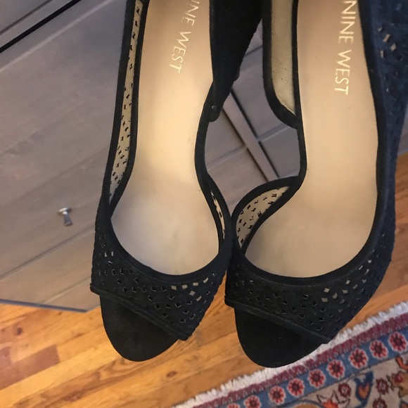 Black suede Nine West heels - Picture 5 of 6